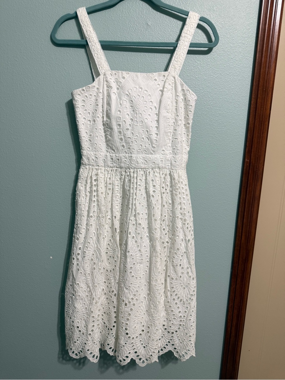 Vineyard Vines White Eyelet Scalloped Sundress Size 2 NWOT